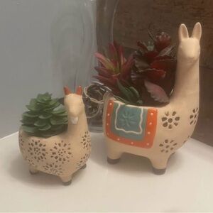 Charming Llama Planter Duo - Cream and Orange